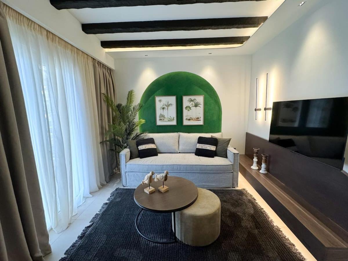 Urban Gem In The Heart Of Naoussa A Stylish Escape Lejlighed Naousa  Eksteriør billede