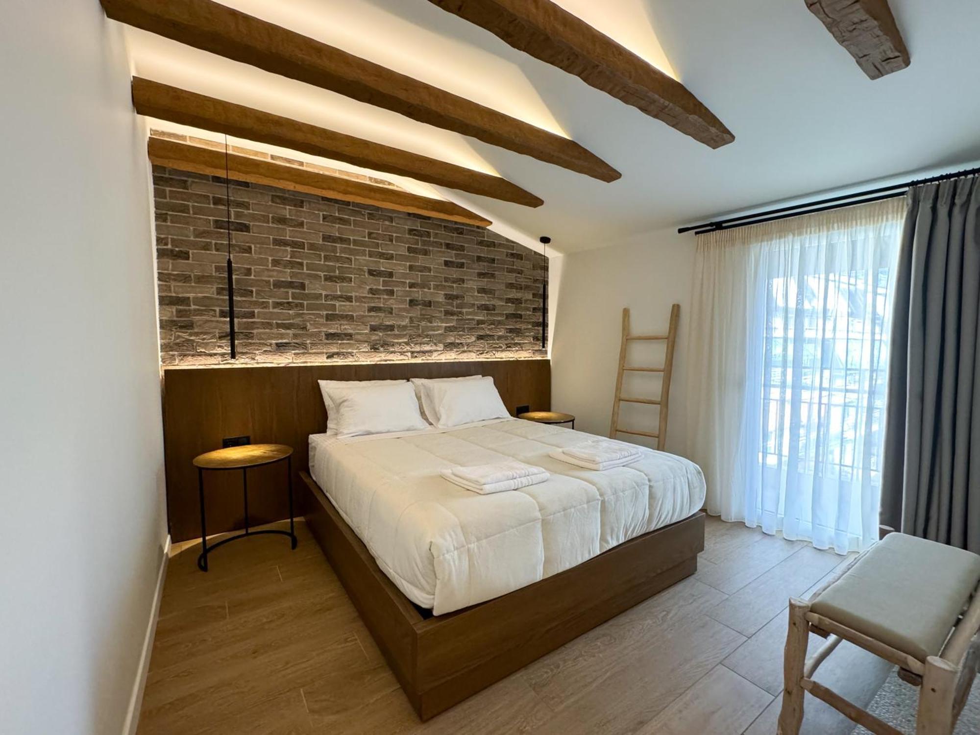 Urban Gem In The Heart Of Naoussa A Stylish Escape Lejlighed Naousa  Eksteriør billede